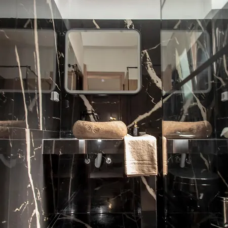 Apartment αthens Black & White Escape Athen